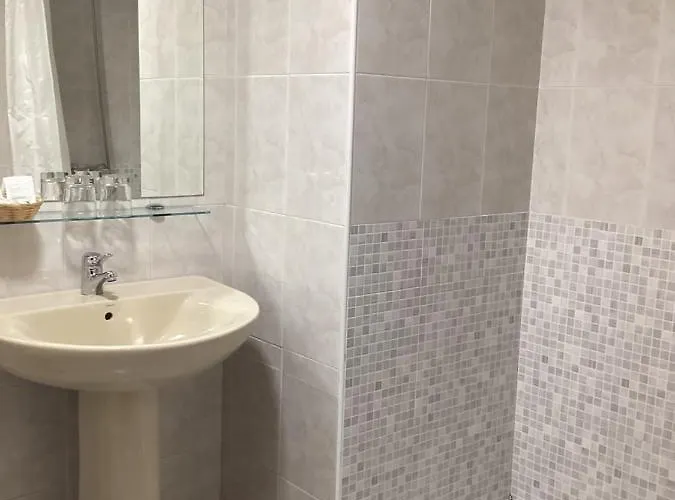 Saudade Cafeteria מלון 3*