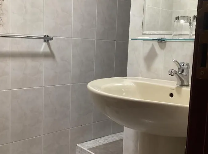 Saudade Cafeteria 3* א-קורוניה